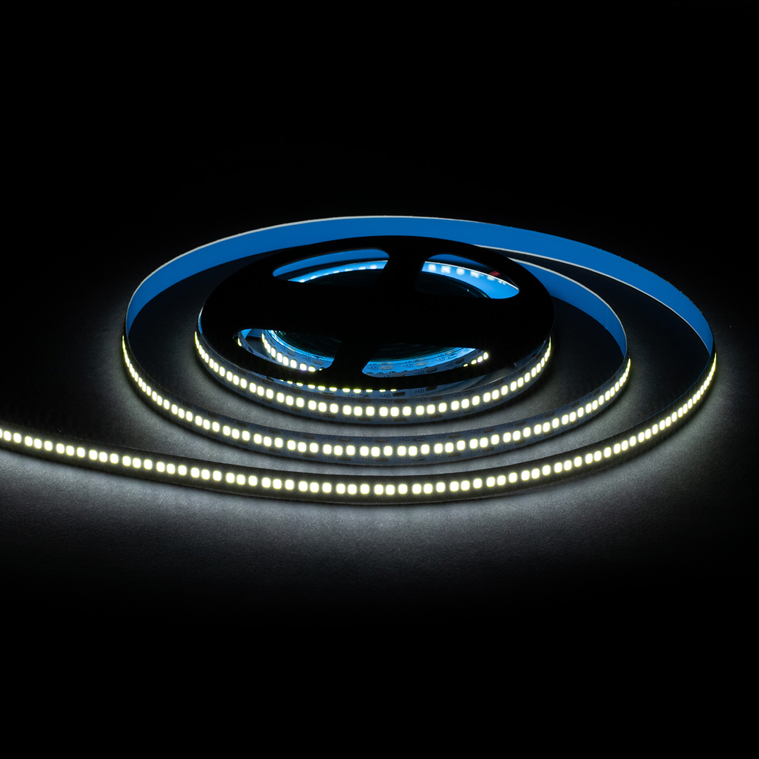 LSE-267 Светодиодная лента 12В, 19,2Вт/м, smd2835, 240д/м, IP20, 19Лм/чип, ширина подложки 10мм, 5м, х/б, 6500К.