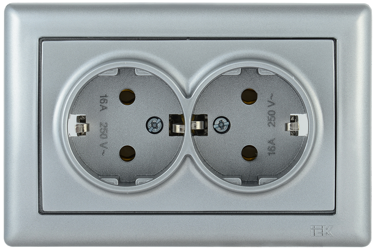 РС21-1-0-БС Розетка 2-ая с з/к 16А BOLERO серебряный IEK