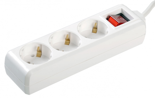 Удлинитель У03К 3 места 2P+PE/1,5 метра 3х1мм2 16А/250 IEK