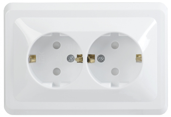 РСш12-3-ВБ Розетка 2местн. с з/к с защ.штор. 16А ВЕГА (белый) IEK